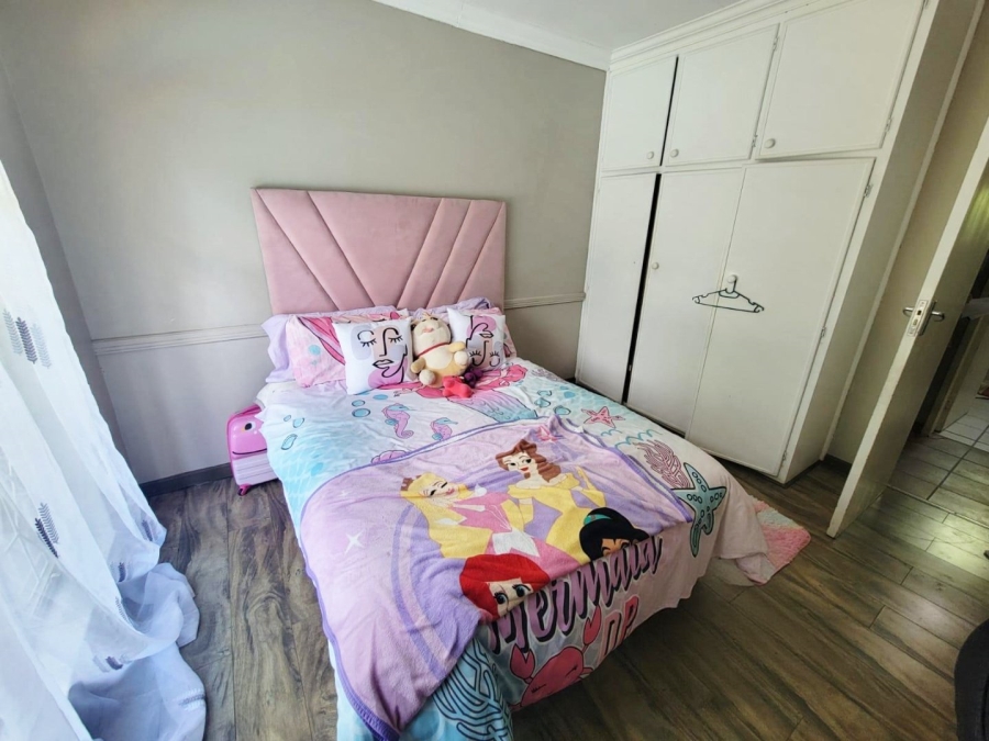 5 Bedroom Property for Sale in Suidrand Free State